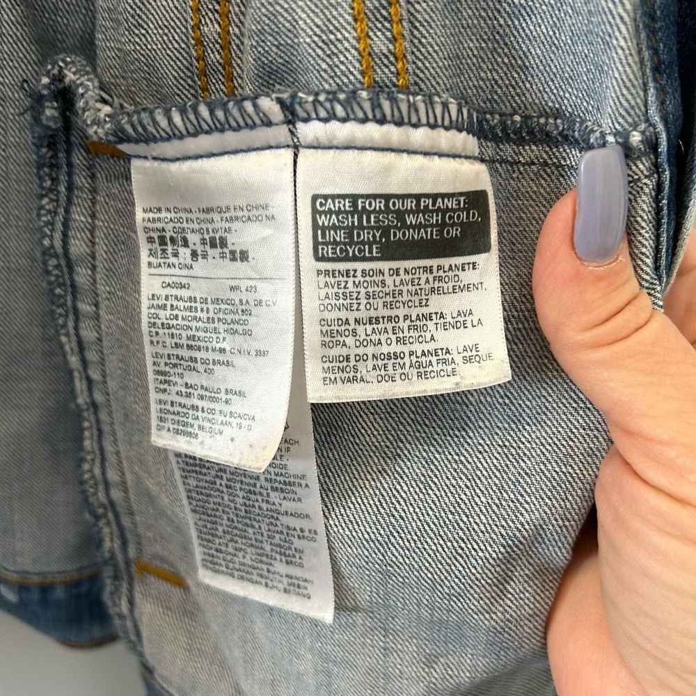 Levi’s Blue Denim Button Trucker Jacket | Size Large - Picture 7 of 10